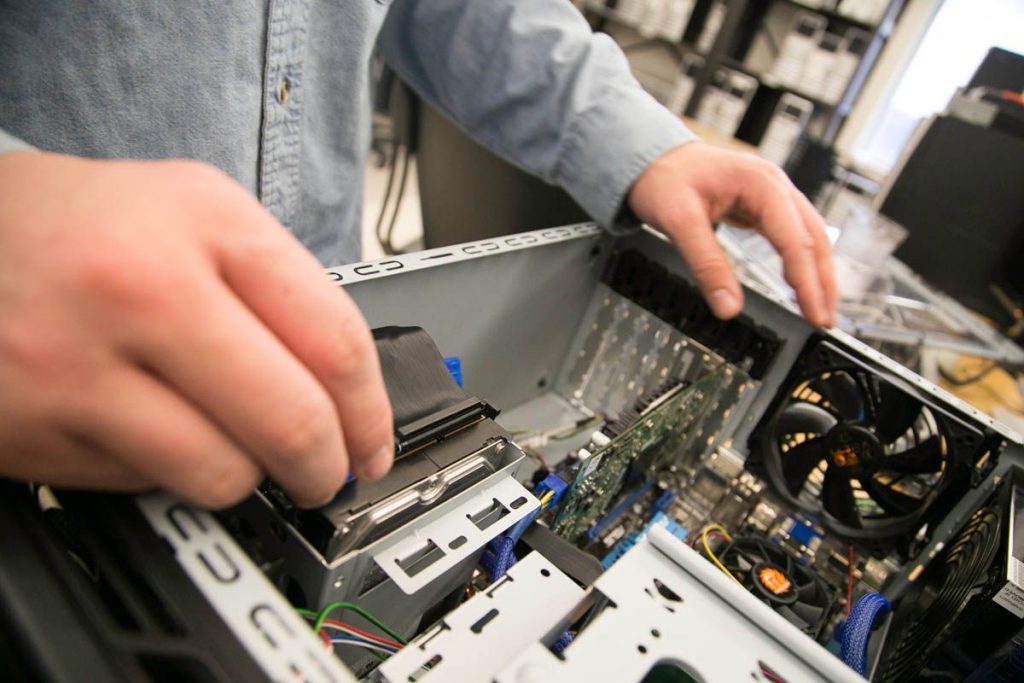 Basic Computer Maintenance Checklist: 11 Tips For Beginners